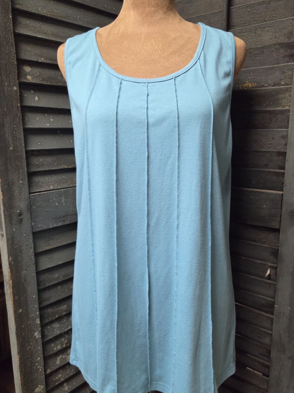Classic Sleeveless Pleat-Front Tank Top - Light Blue